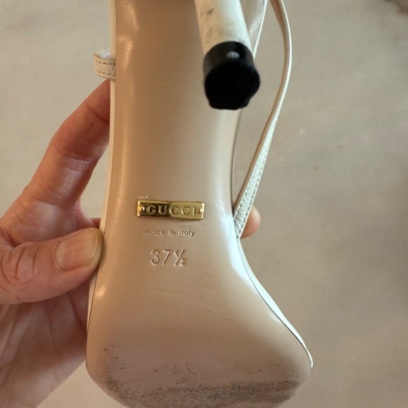 Gucci Heels (ivory leather and gold chain straps) - Picture 10 of 15